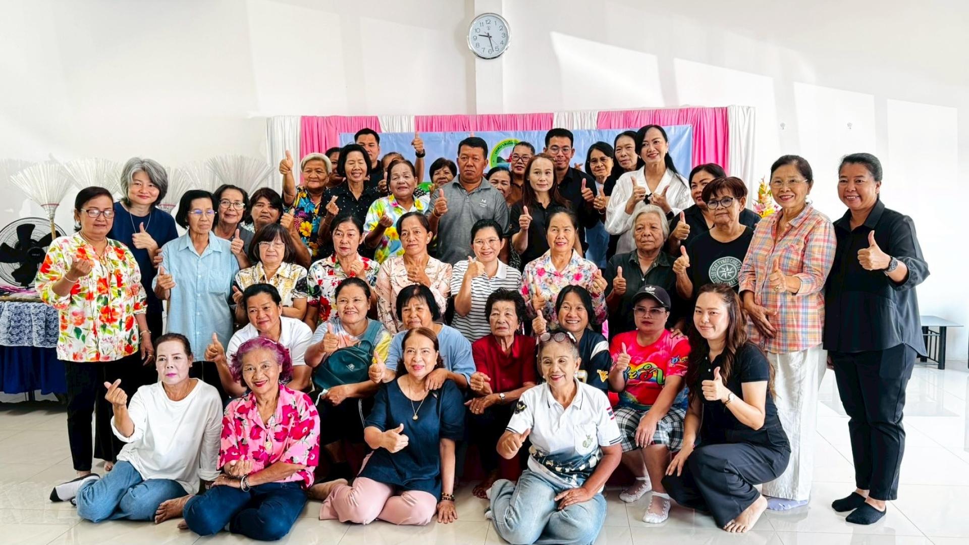 จัดโครงการส่งเสริมปรัชญาเศรษฐกิจพอเพียง ประจำปี 2569 จัดฝึกอบรมให้ความรู้เกี่ยวกับปรัชญาเศรษฐกิจพอเพียงและฝึกปฏิบัติการทำไม้กวาดจากขวดพลาสติก