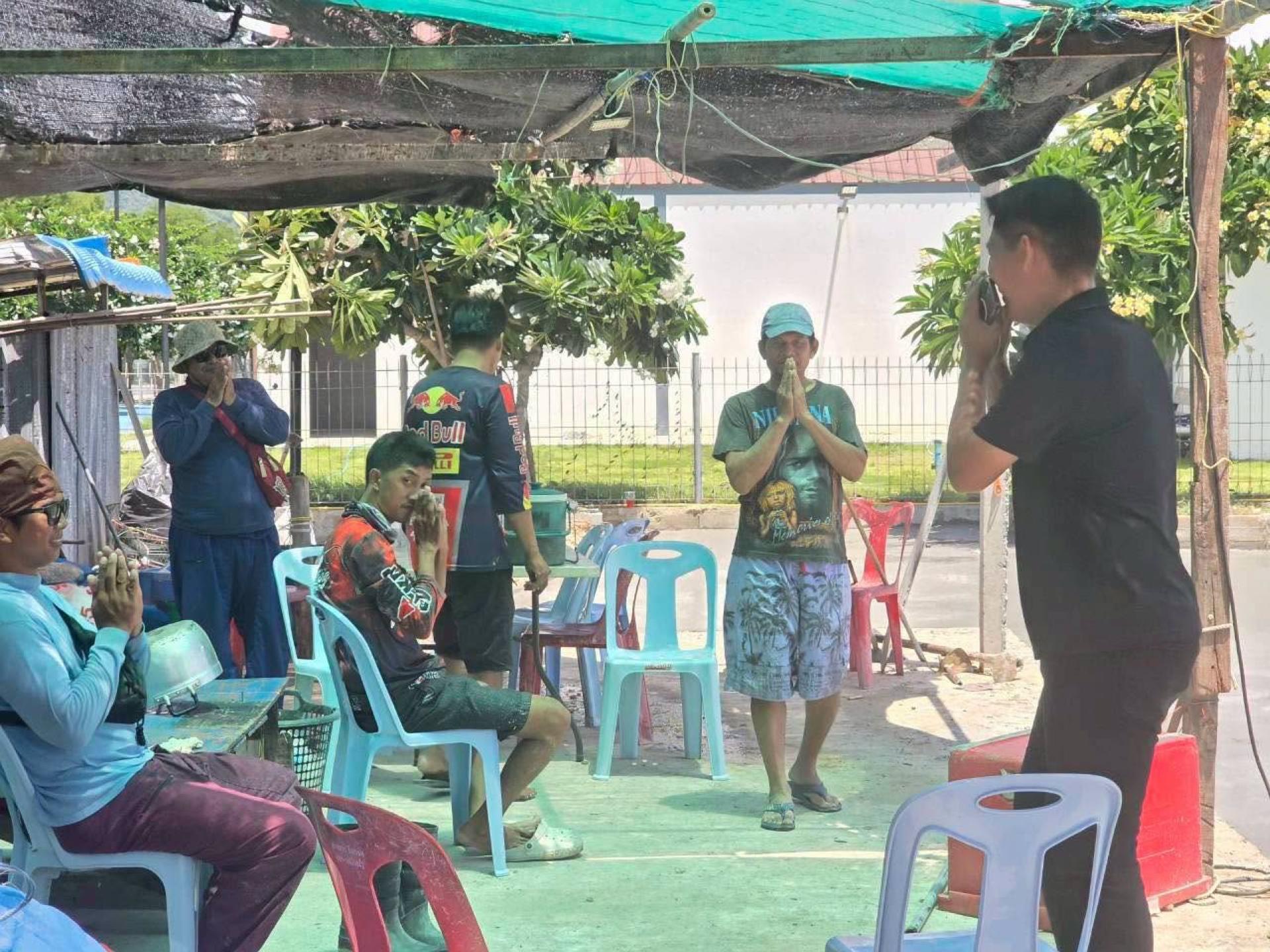 ลงพื้นที่ตรวจการปรับปรุงพื้นที่ เพื่อให้ชาวประมงพื้นบ้านได้มีพื้นที่ประกอบอาชีพต่อไป