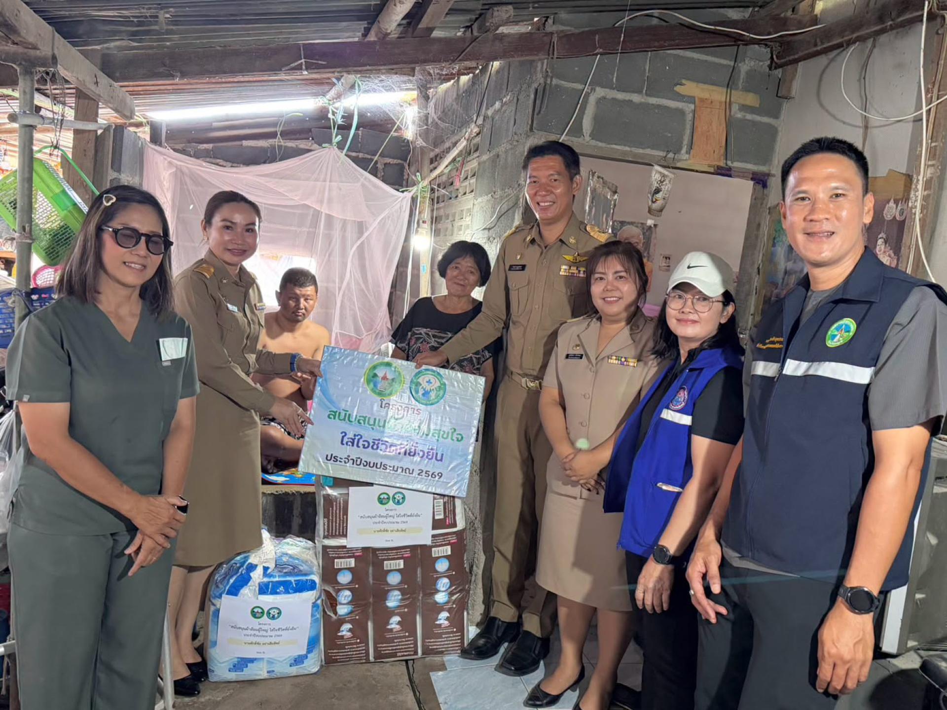  ลงพื้นที่ร่วมกับเจ้าหน้าที่โรงพยาบาลส่งเสริมสุขภาพตำบลตลาดล่างบางพระ หมู่ที่ 2,9 และ 10 เดินหน้าขับเคลื่อนสิทธิประโยชน์จากระบบหลักประกันสุขภาพแห่งชาติ 